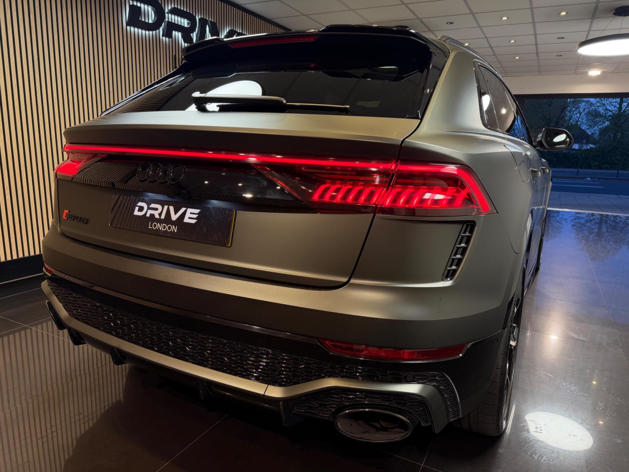Audi RSQ8
